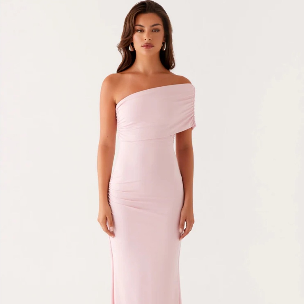 Elegant Pink One-Shoulder Dress